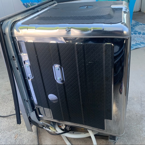 Whirlpool Built in Dishwasher - Picture 5 of 5